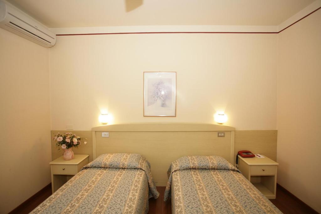 Hotel Ezzelino San Zenone Habitación foto